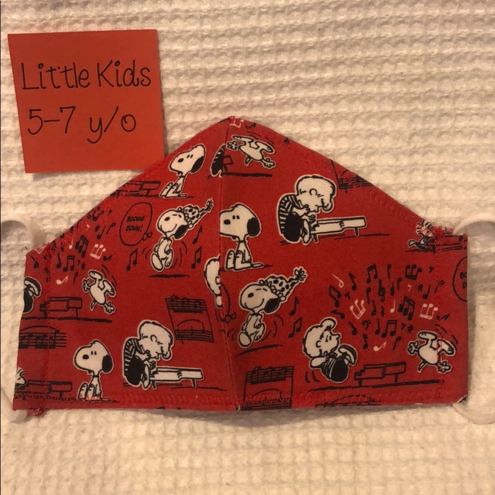 Kids (5-7 y/o) Snoopy/Peanuts face mask